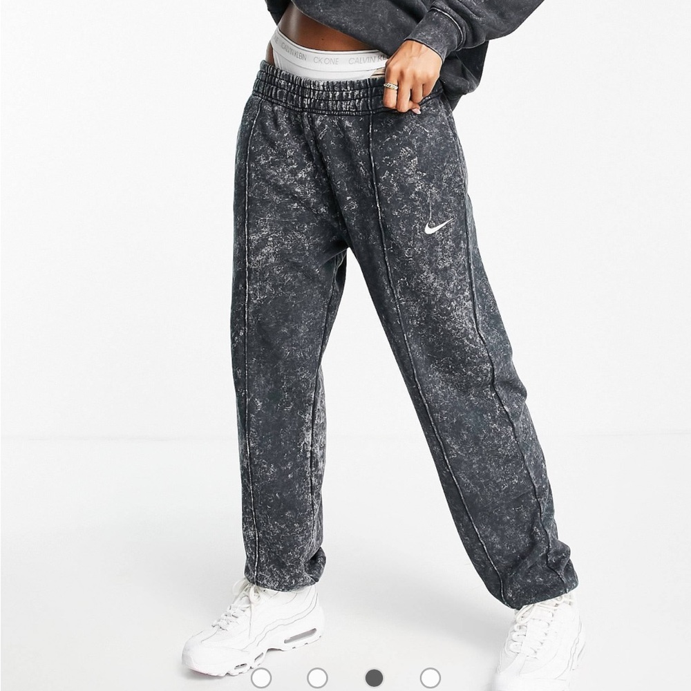 Nike Veneer Pack loose-fit acid wash cuffed fleece sweatpants - BLACK Size Large